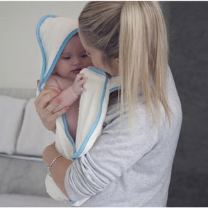 cuddling your baby safely dry after bath with the Cuddledry handsfree apron towel